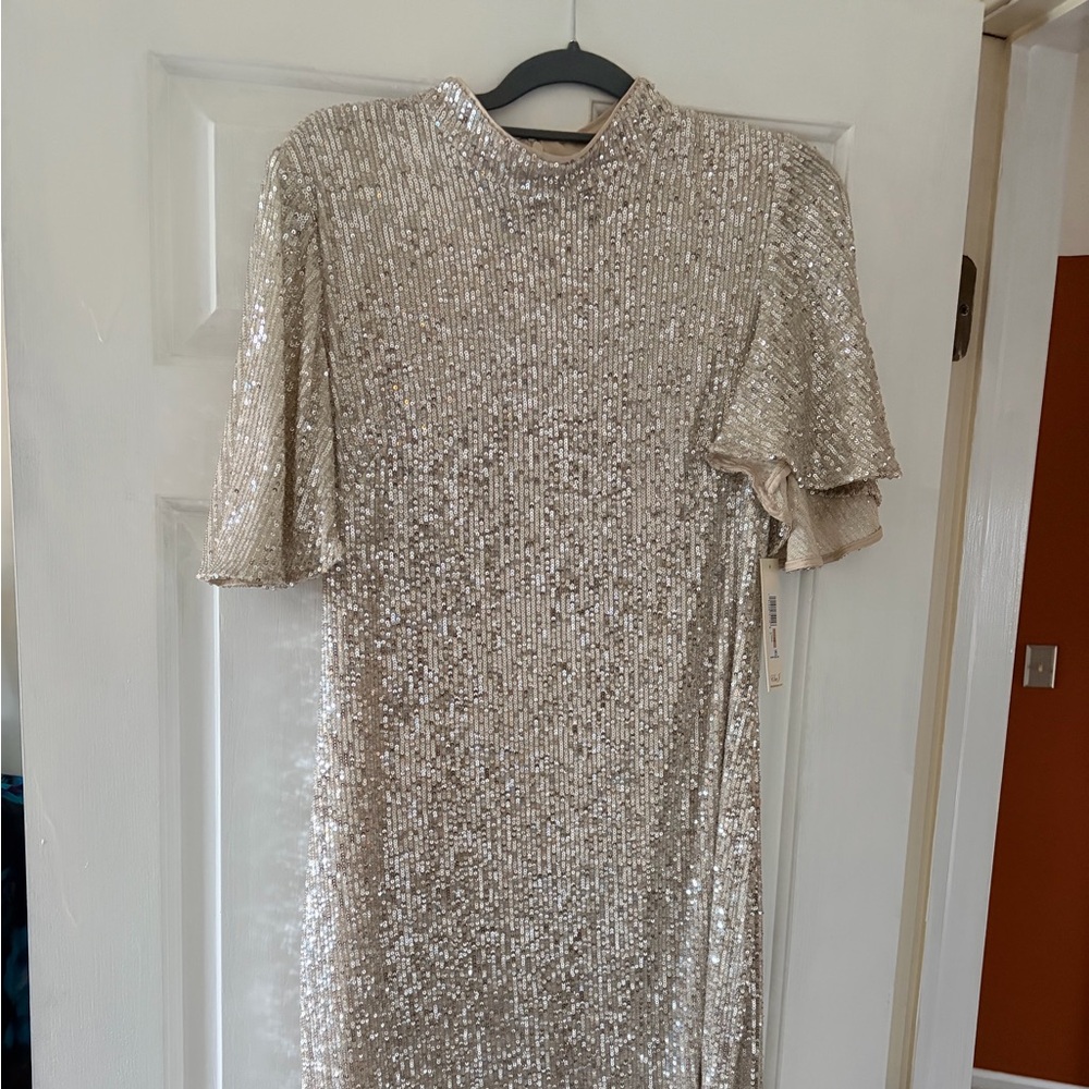 Eliza J Silver Sequin Flutter Sleeve Dress - Picture 4 of 7